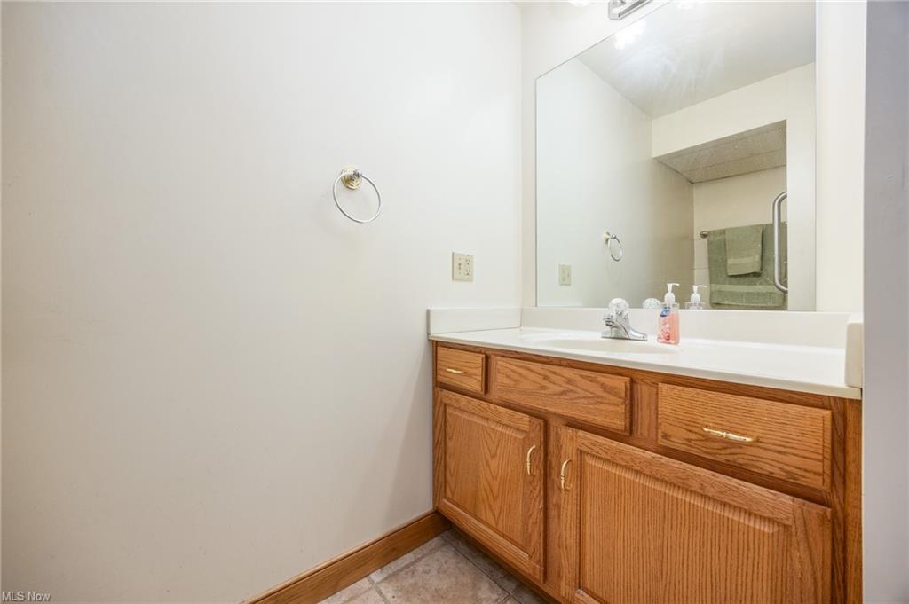 New Matamoras, Ohio, 45767, United States, 3 Bedrooms Bedrooms, ,4 BathroomsBathrooms,Residential,For Sale,1915992