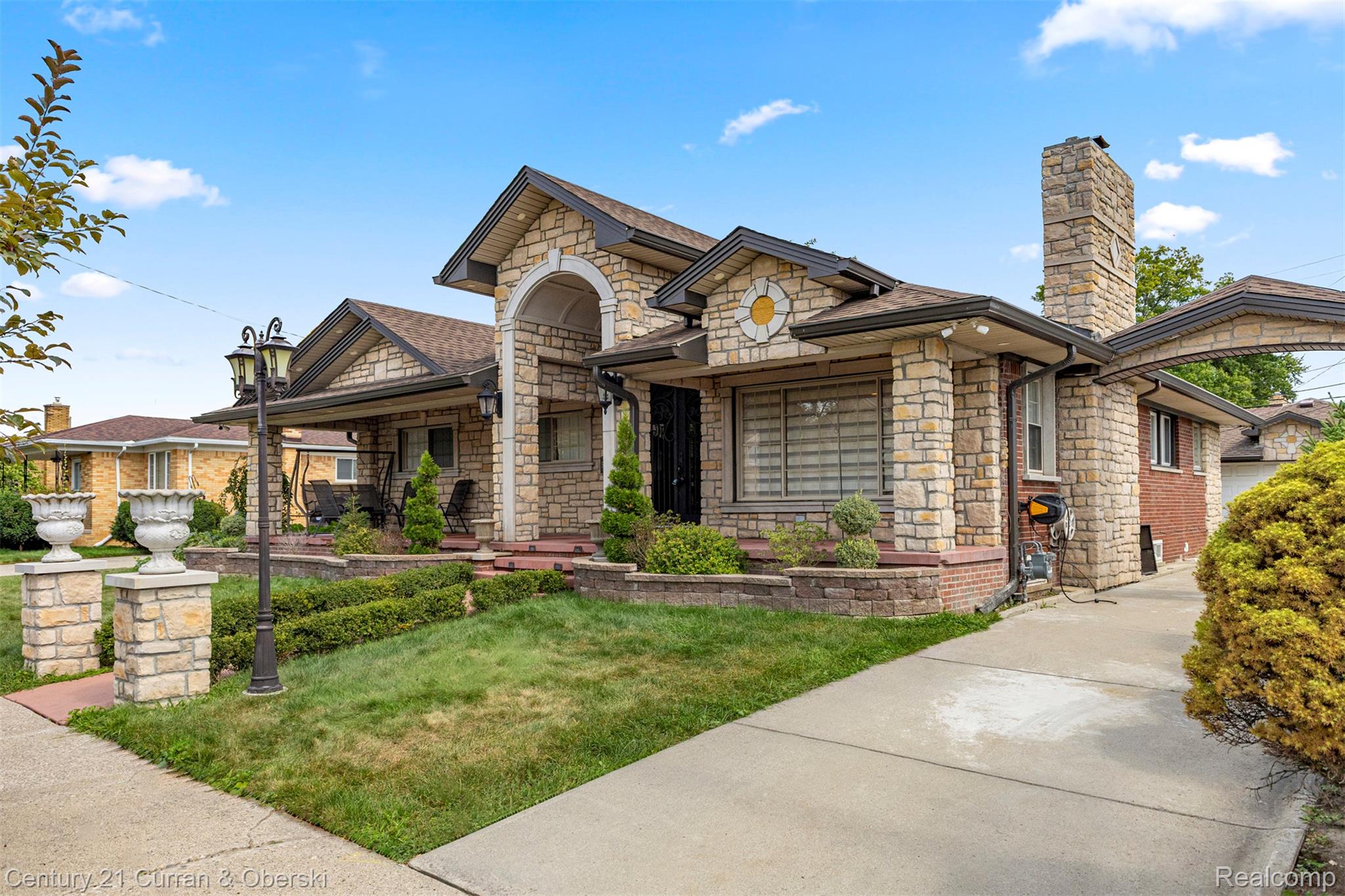 Dearborn Heights, Michigan, 48127, United States, 3 Bedrooms Bedrooms, ,3 BathroomsBathrooms,Residential,For Sale,1979966