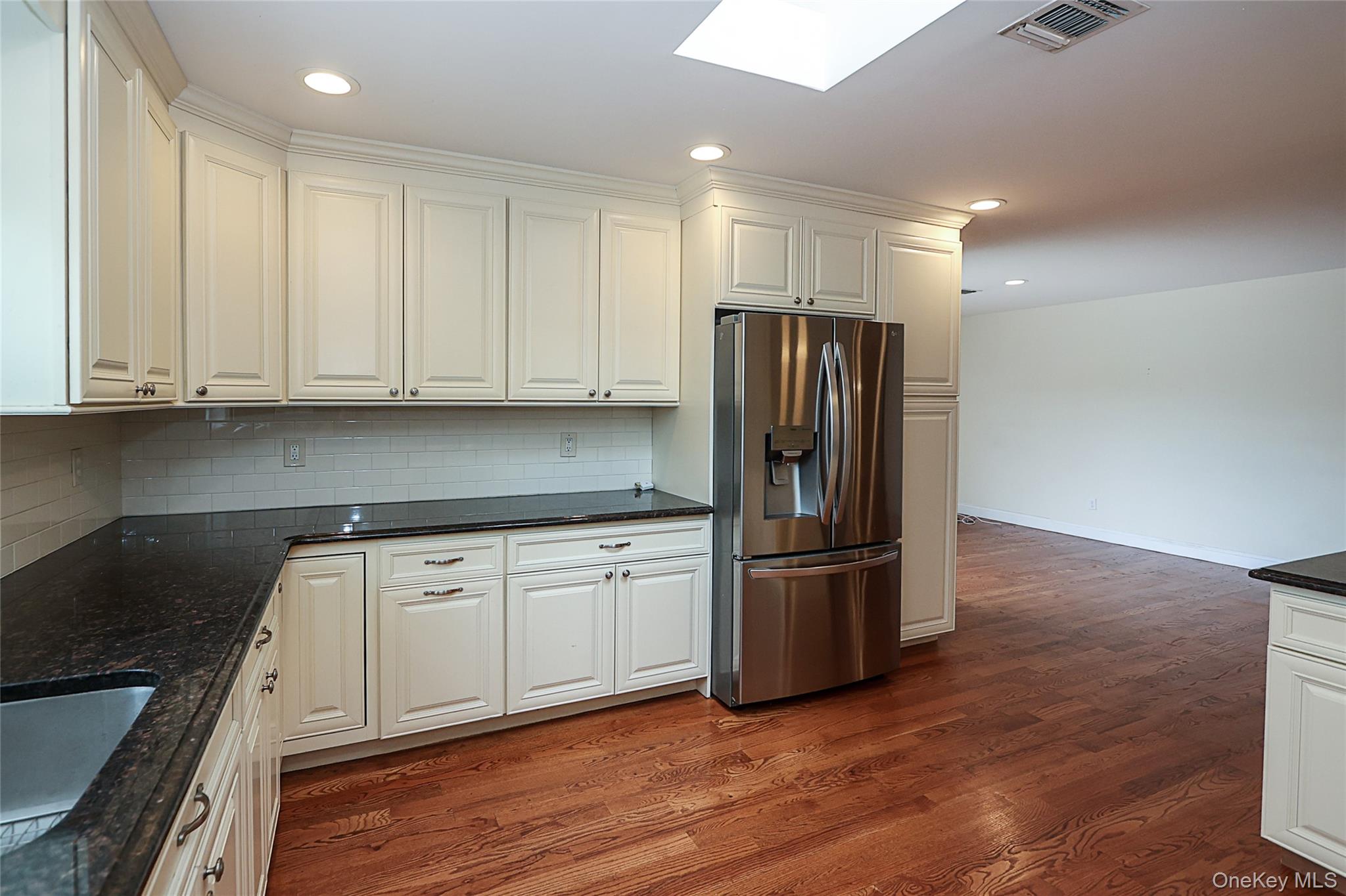  370 Rider Avenue, Patchogue, NY, 11772 - 物件實景