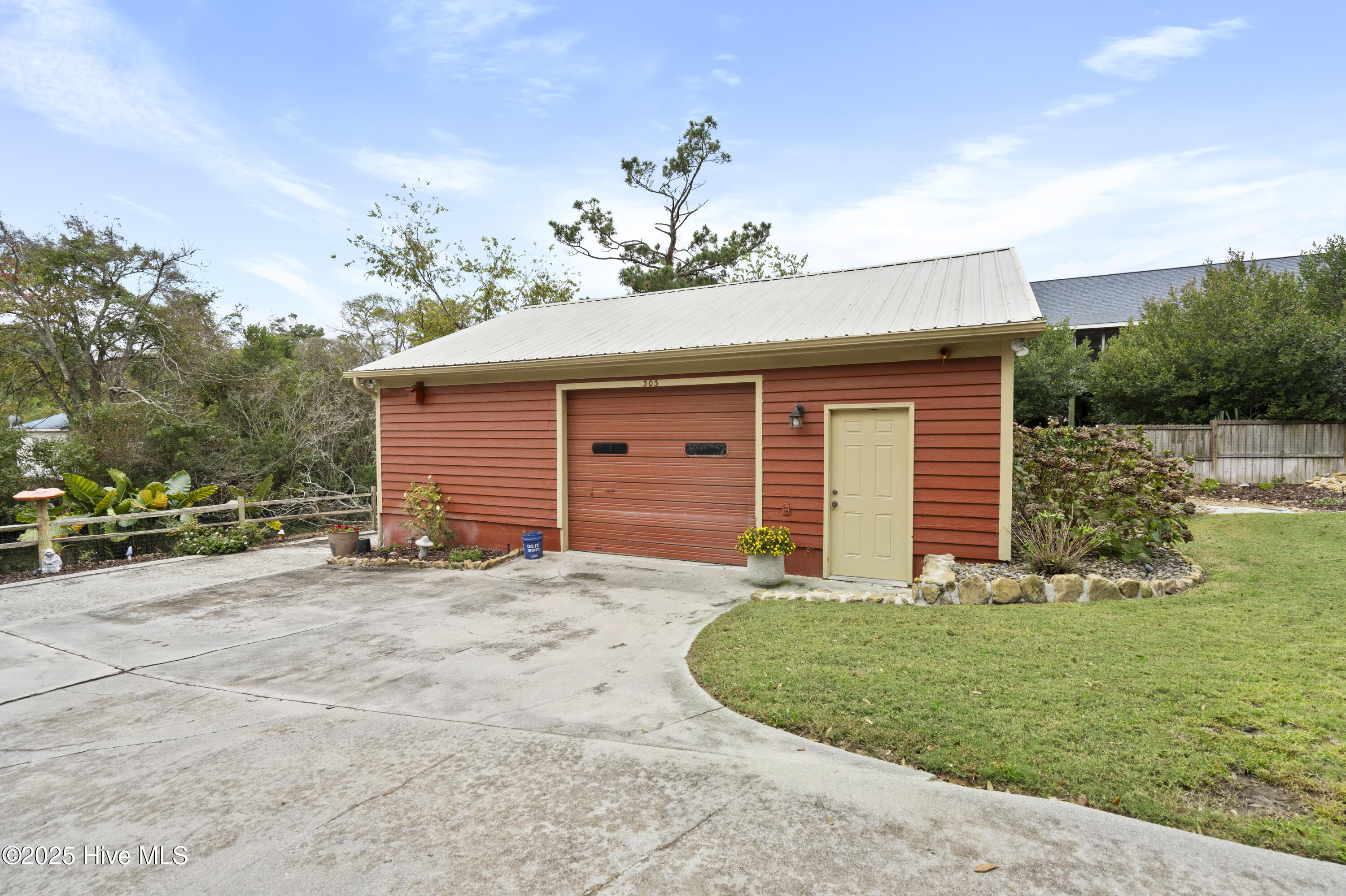 Emerald Isle, North Carolina, 28594, United States, 3 Bedrooms Bedrooms, ,3 BathroomsBathrooms,Residential,For Sale,1991113