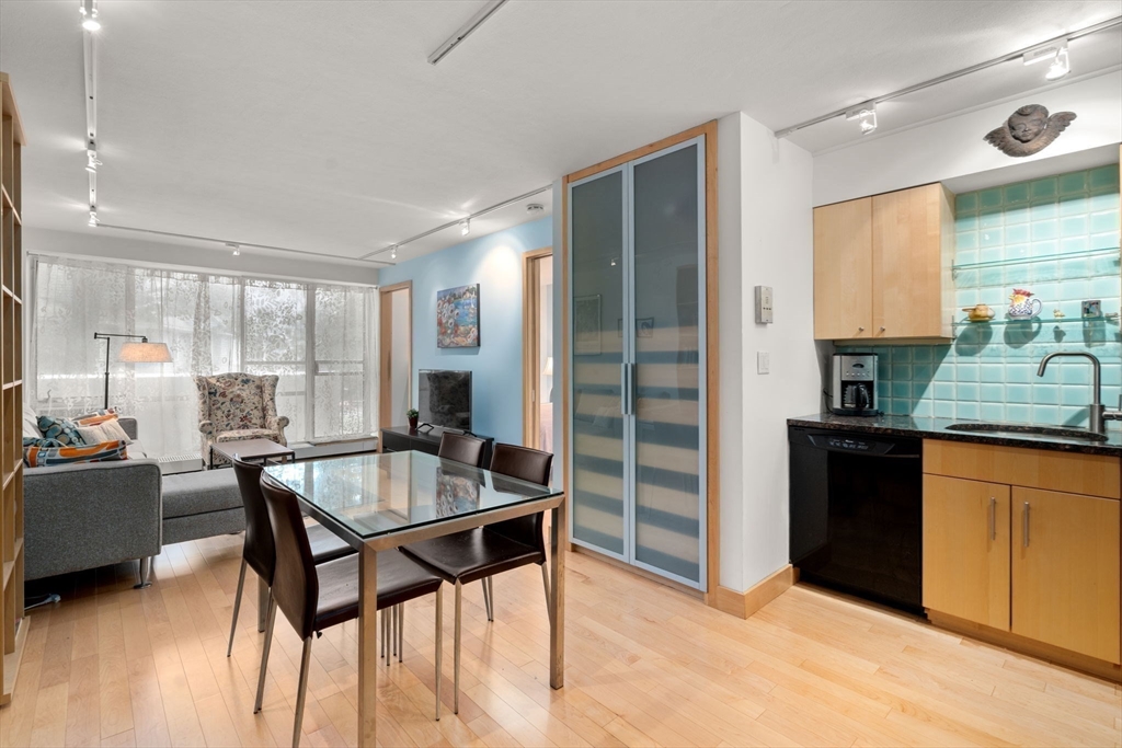 Cambridge, Massachusetts, 02138, United States, 1 Bedroom Bedrooms, ,1 BathroomBathrooms,Residential,For Sale,1856258