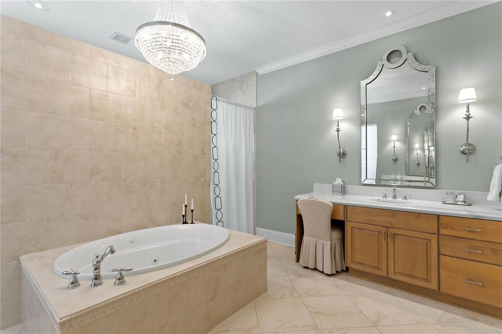 Tampa, Florida, 33618, United States, 4 Bedrooms Bedrooms, ,4 BathroomsBathrooms,Residential,For Sale,1903657