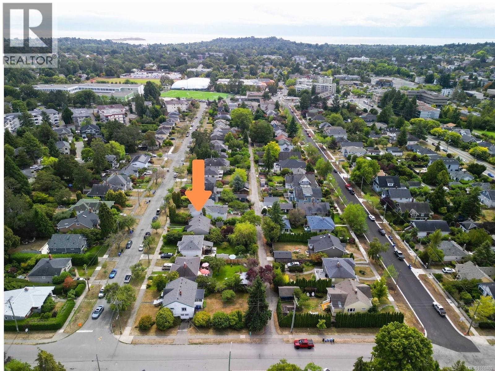 OAK BAY, British Columbia, V8R 5L1, CA, 3 Bedrooms Bedrooms, ,1 BathroomBathrooms,Residential,For Sale,1949750