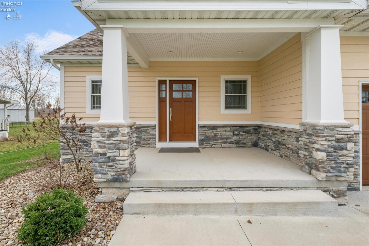 Marblehead, Ohio, 43440, United States, 4 Bedrooms Bedrooms, ,3 BathroomsBathrooms,Residential,For Sale,1921808