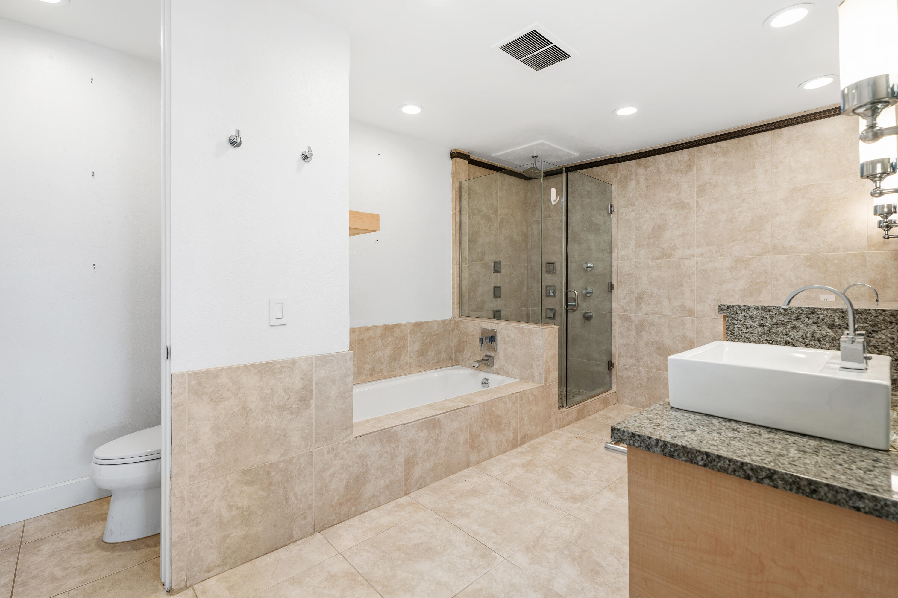 Palm Springs, California, 92264, United States, 2 Bedrooms Bedrooms, ,1 BathroomBathrooms,Residential,For Sale,1960957