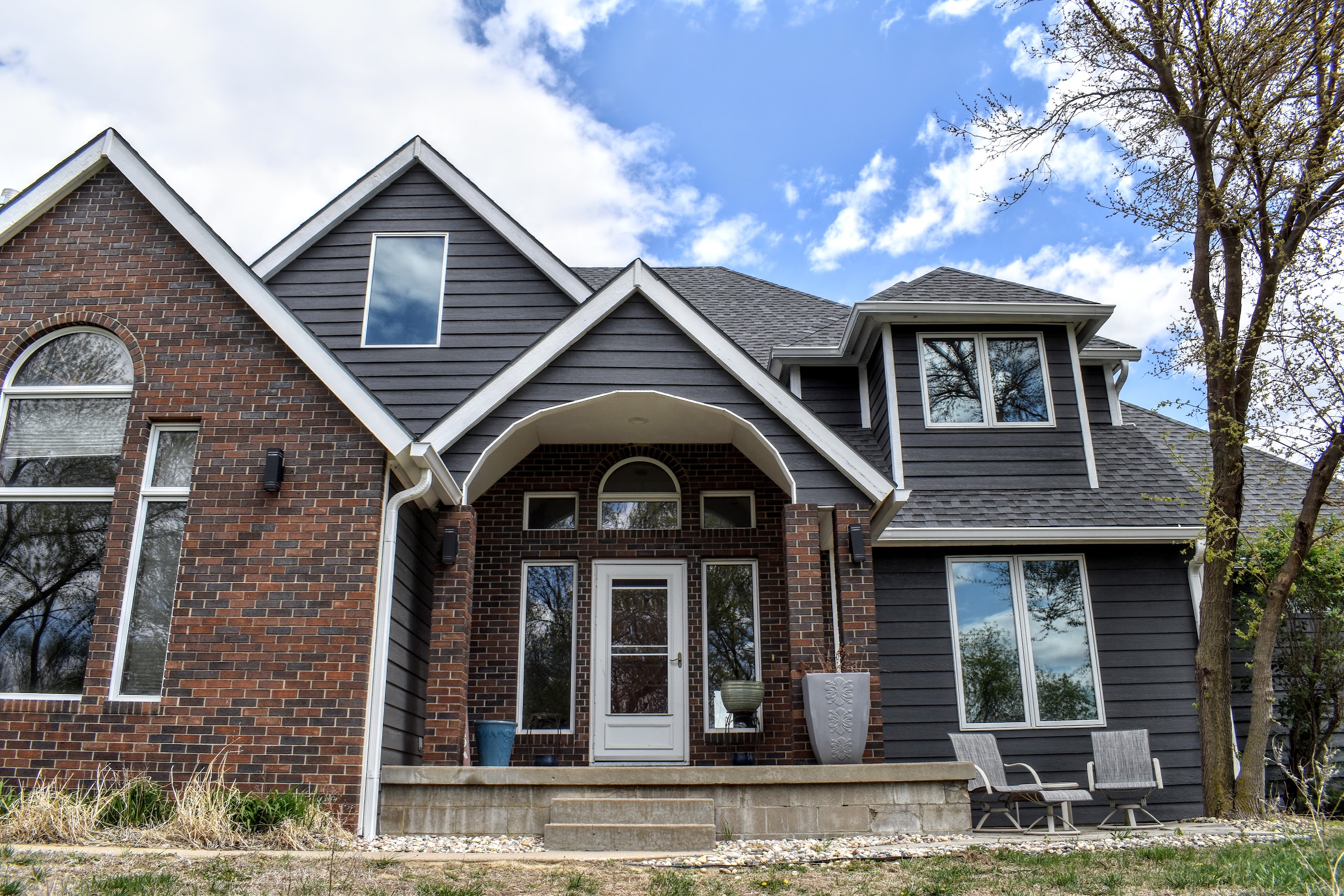 Sioux City, Iowa, 51104, United States, 4 Bedrooms Bedrooms, ,5 BathroomsBathrooms,Residential,For Sale,1989955