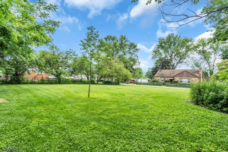 Franklin Twp., New Jersey, 07882, United States, 4 Bedrooms Bedrooms, ,3 BathroomsBathrooms,Residential,For Sale,1957120