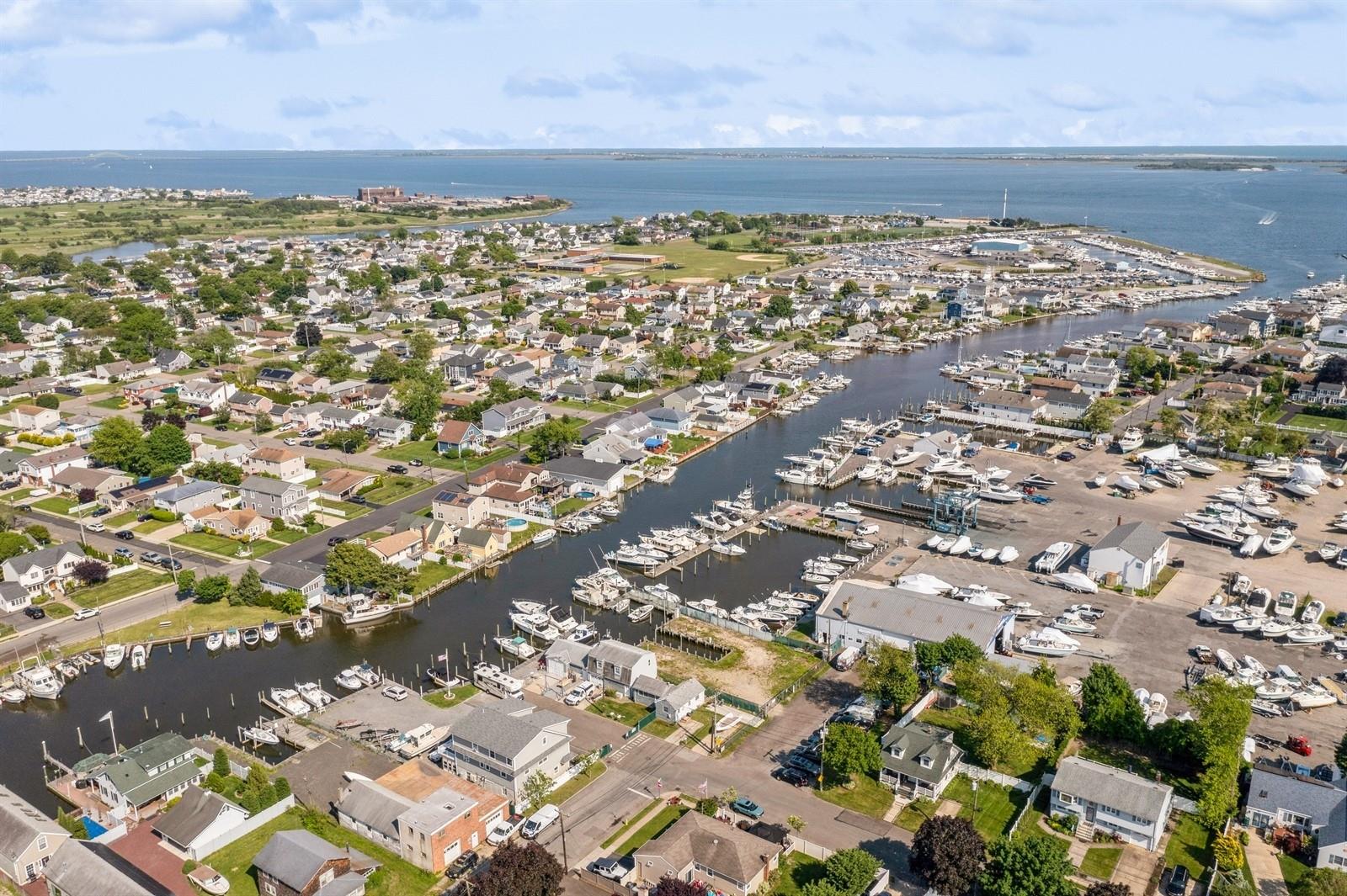 Lindenhurst, New York, 11757, United States, 2 Bedrooms Bedrooms, ,1 BathroomBathrooms,Residential,For Sale,1847928
