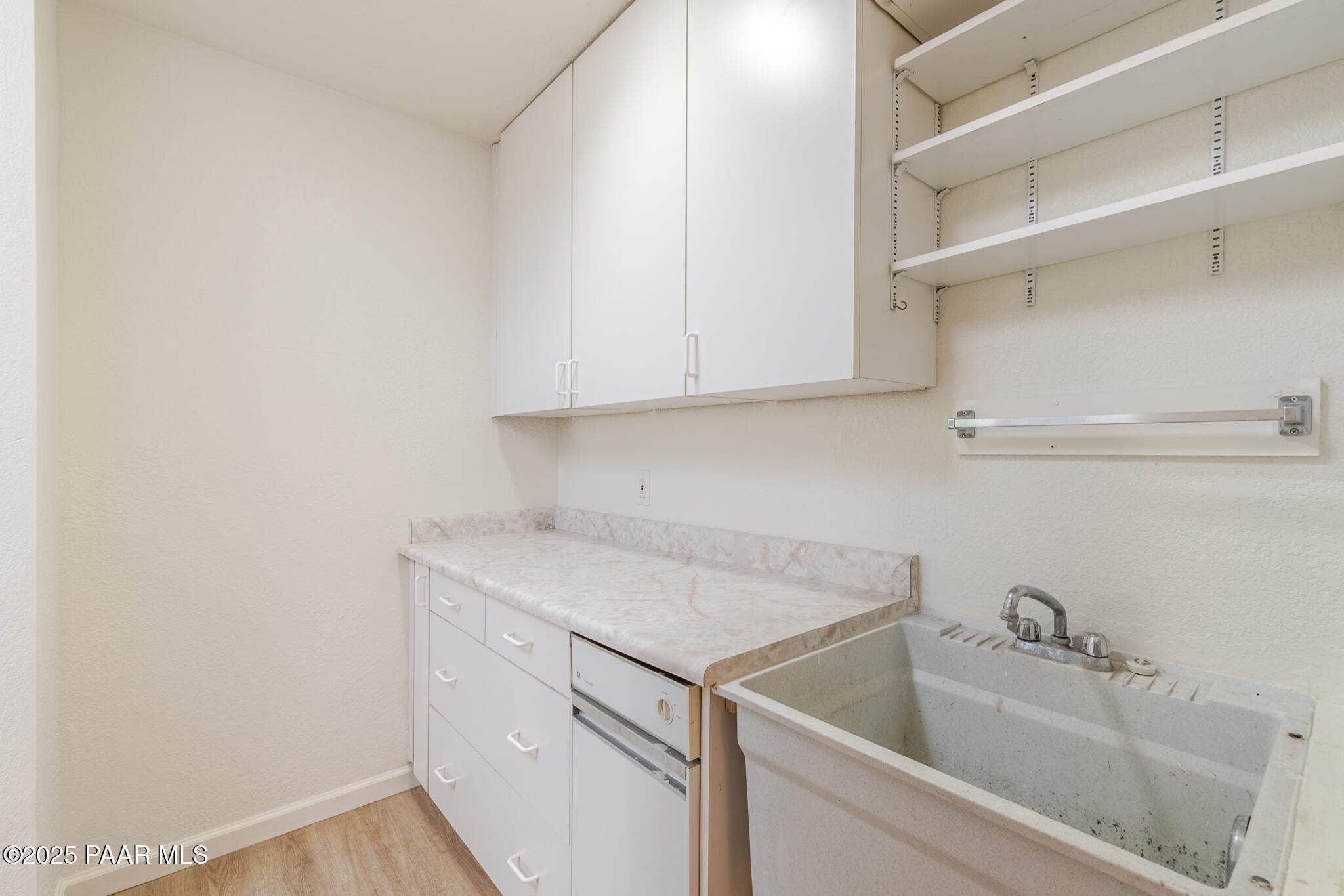 Prescott, Arizona, 86303, United States, 3 Bedrooms Bedrooms, ,1 BathroomBathrooms,Residential,For Sale,1699818