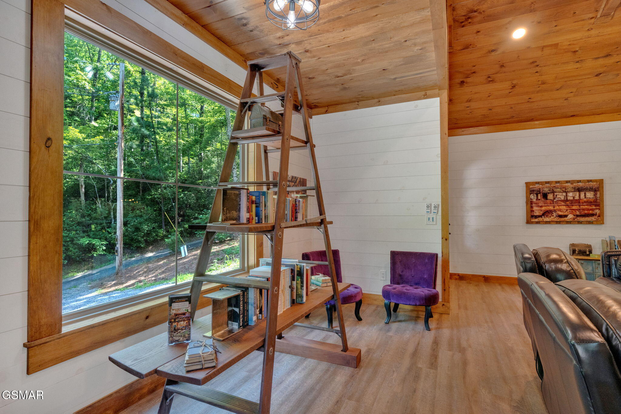 Gatlinburg, Tennessee, 37738, United States, 4 Bedrooms Bedrooms, ,5 BathroomsBathrooms,Residential,For Sale,1921348