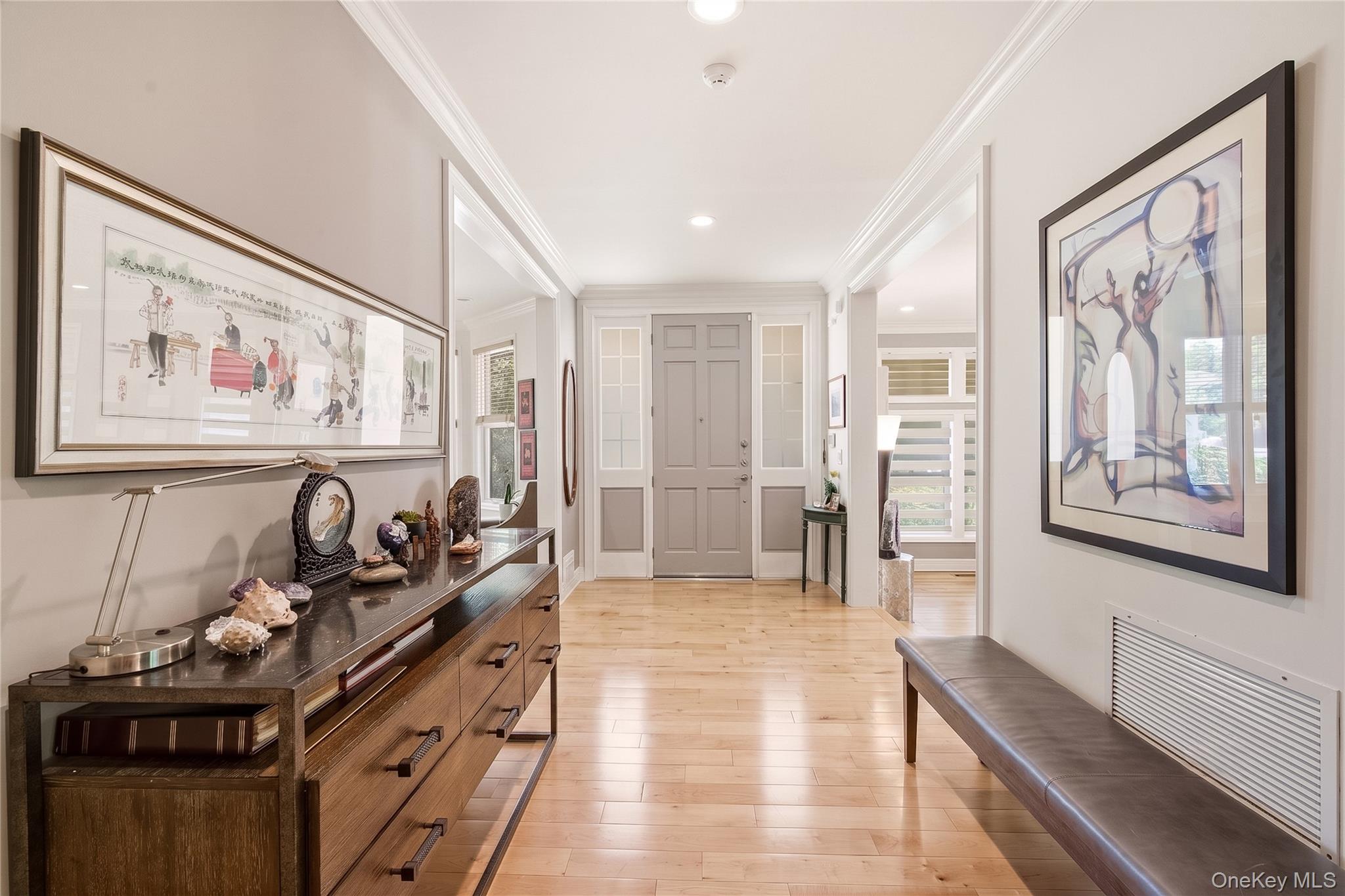  323 Baltustrol Circle, Roslyn, NY, 11576 - 物件實景