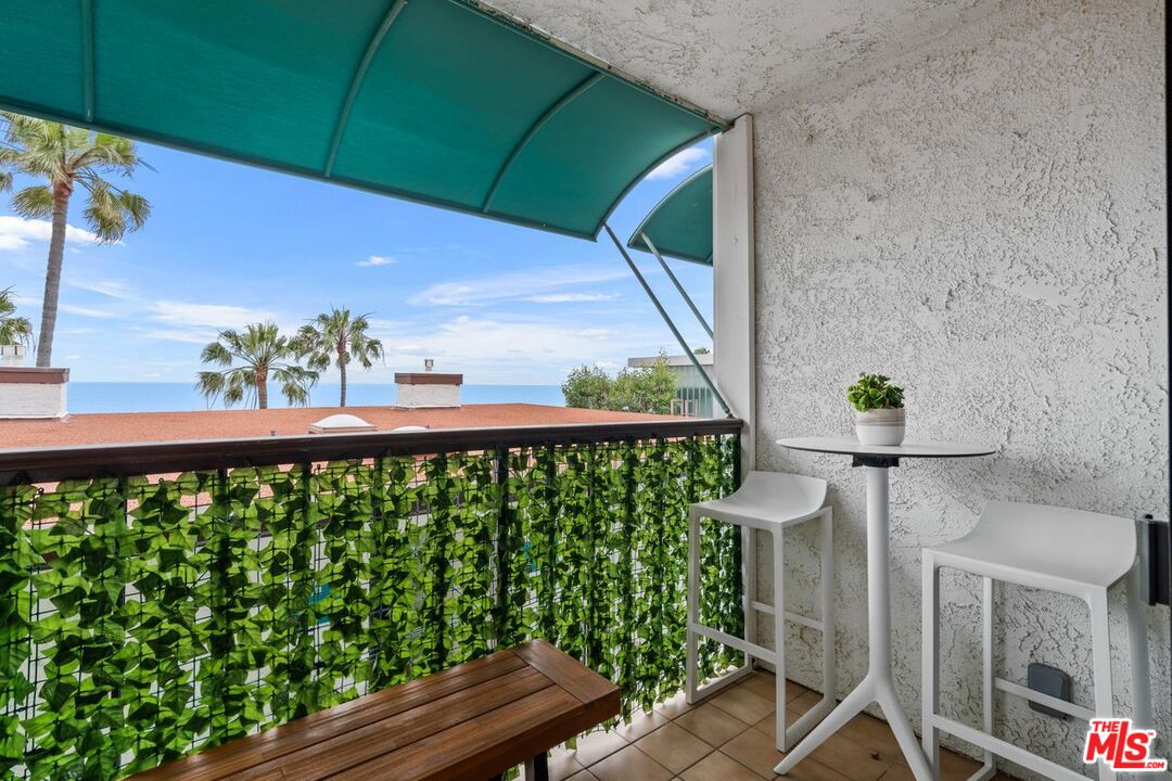 Malibu, California, 90265, United States, 1 Bedroom Bedrooms, ,1 BathroomBathrooms,Residential,For Sale,1840451