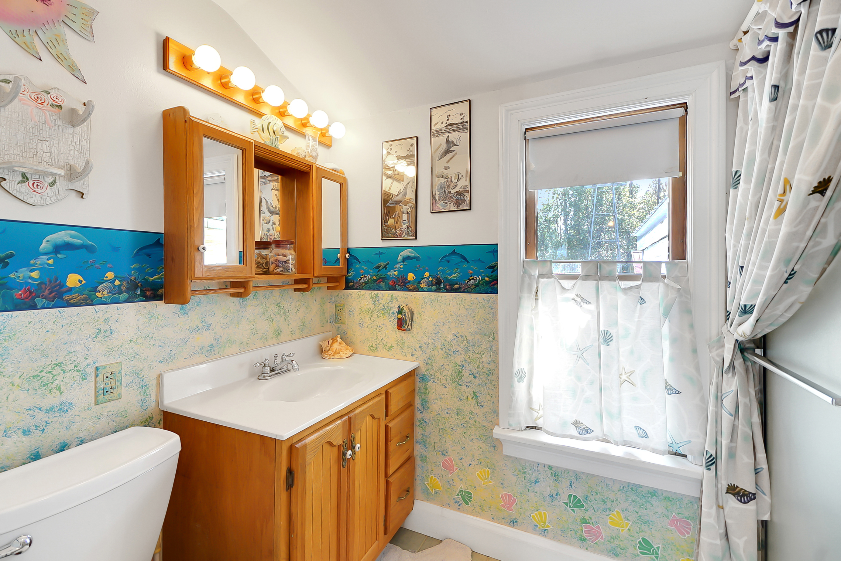 Yalaha, Florida, 34797, United States, 5 Bedrooms Bedrooms, ,4 BathroomsBathrooms,Residential,For Sale,1975837