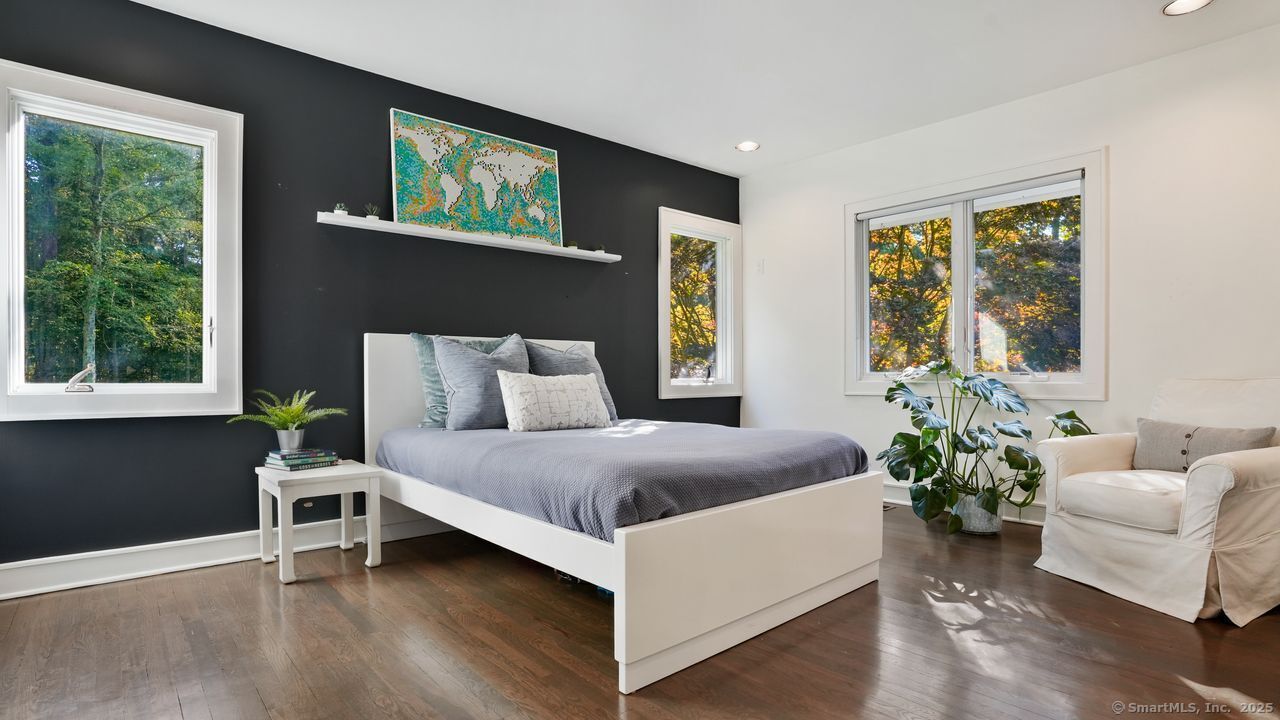 Westport, Connecticut, 06880, United States, 4 Bedrooms Bedrooms, ,4 BathroomsBathrooms,Residential,For Sale,1991642