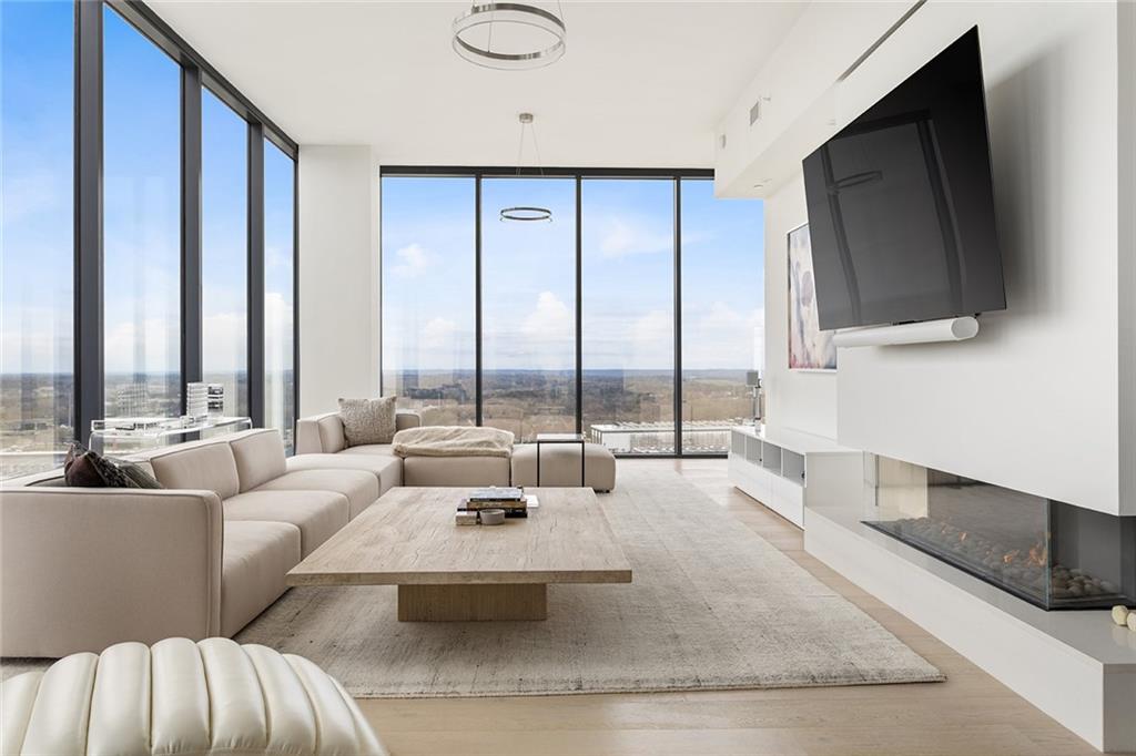 Atlanta, Georgia, 30318, United States, 2 Bedrooms Bedrooms, ,3 BathroomsBathrooms,Residential,For Sale,1849919