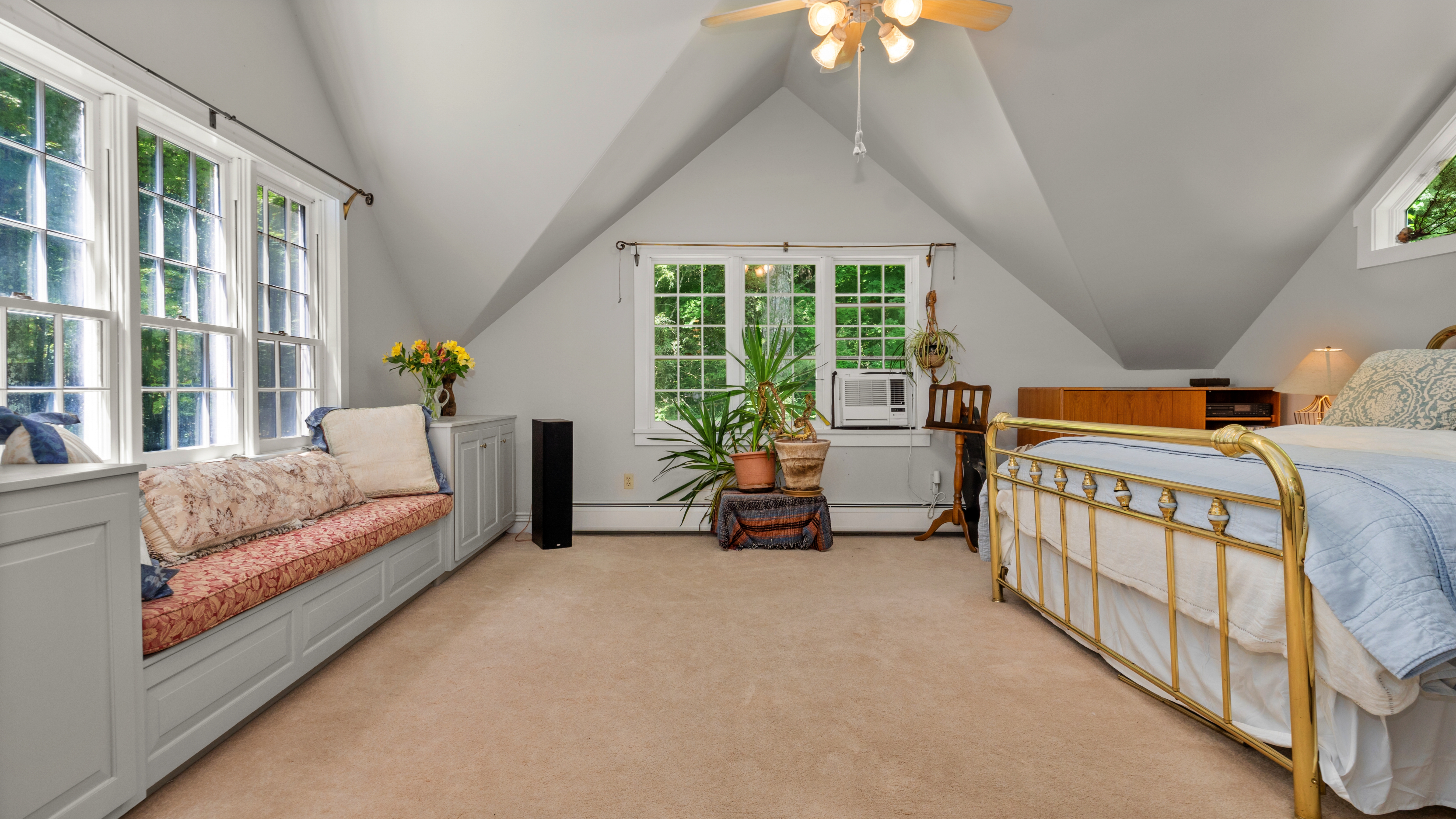  Berkshire Retreat: 4 Private Acres Near Downtown Great Barrington - 物件實景