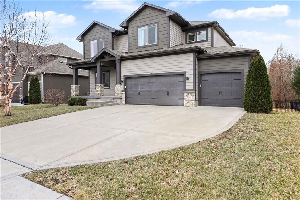 Stoney Brook Dr, Lees Summit, MO 64082