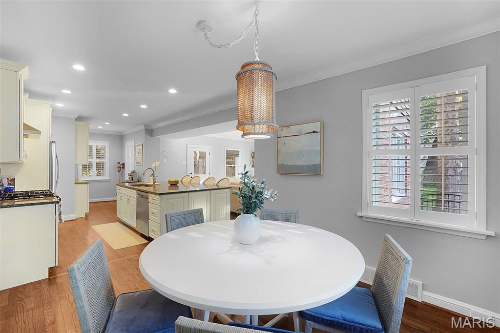 Warson Woods, Missouri, 63122, United States, 4 Bedrooms Bedrooms, ,3 BathroomsBathrooms,Residential,For Sale,1987966