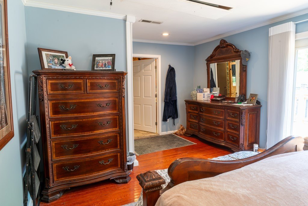 Prestonsburg, Kentucky, 41653, United States, 4 Bedrooms Bedrooms, ,5 BathroomsBathrooms,Residential,For Sale,2048061