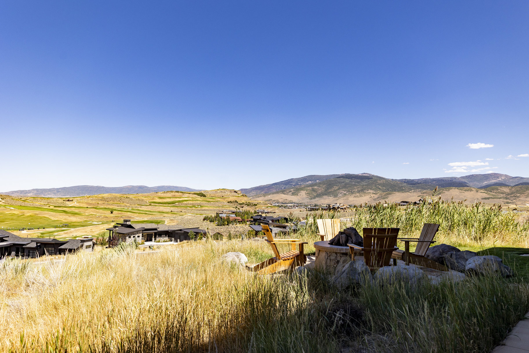  Panoramic Views From This Gorgeous 4-Bedroom Cabin Home at Victory Ranch - 物件實景