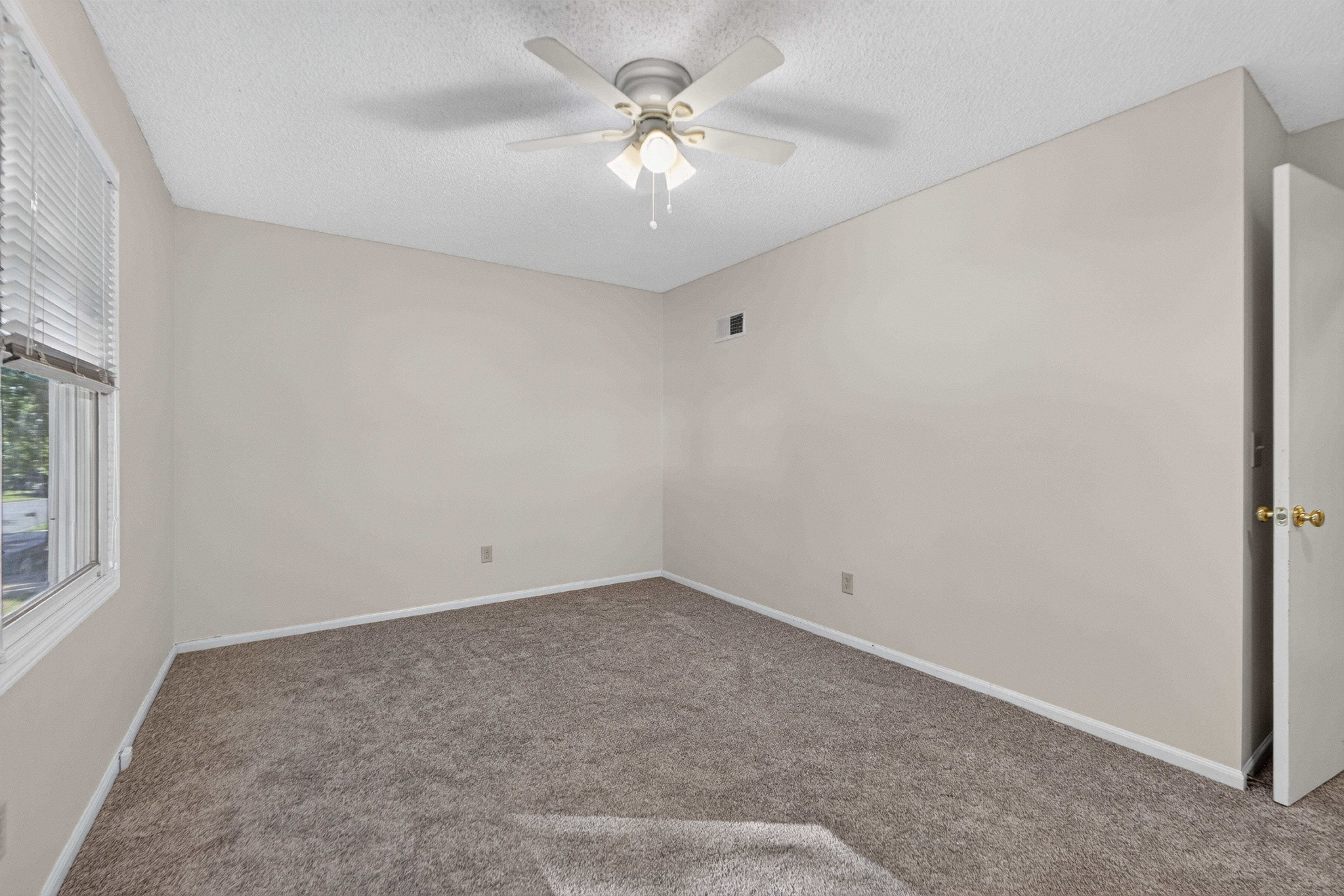  10228 Caenen Drive, Lenexa, KS 66215 - 物件實景