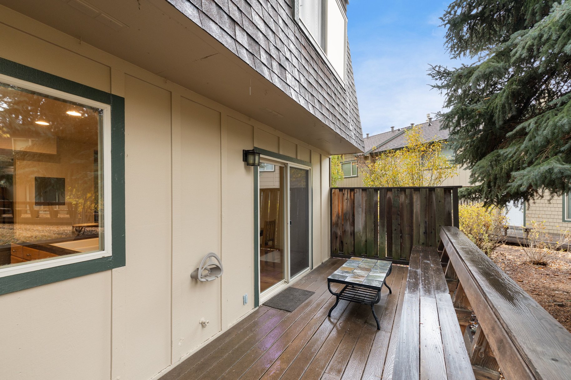  Updated and Well Located Lake Forest Glen Condo - 物件實景