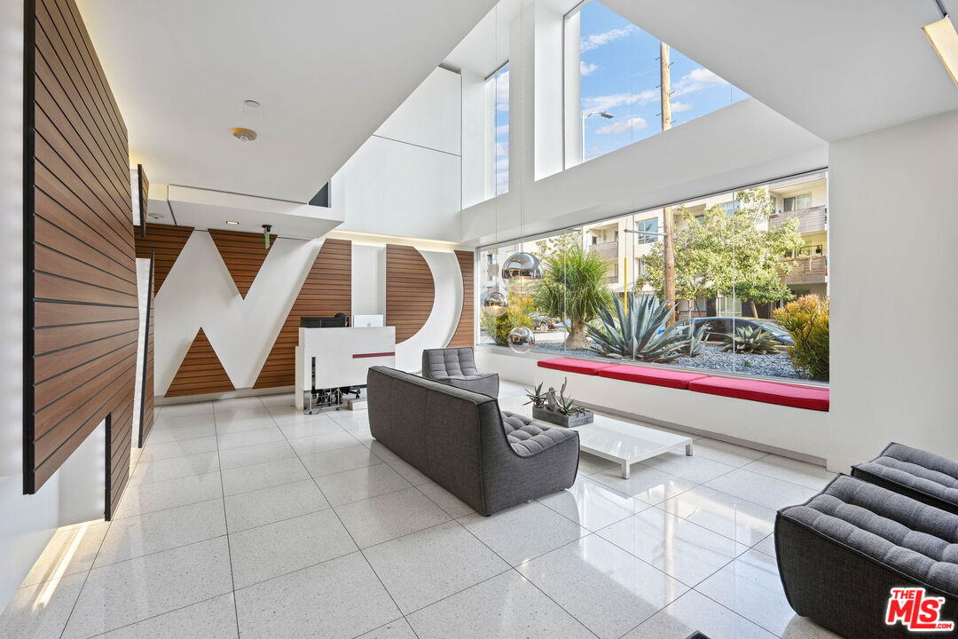 Los Angeles, California, 90028, United States, 3 Bedrooms Bedrooms, ,5 BathroomsBathrooms,Residential,For Sale,1744726