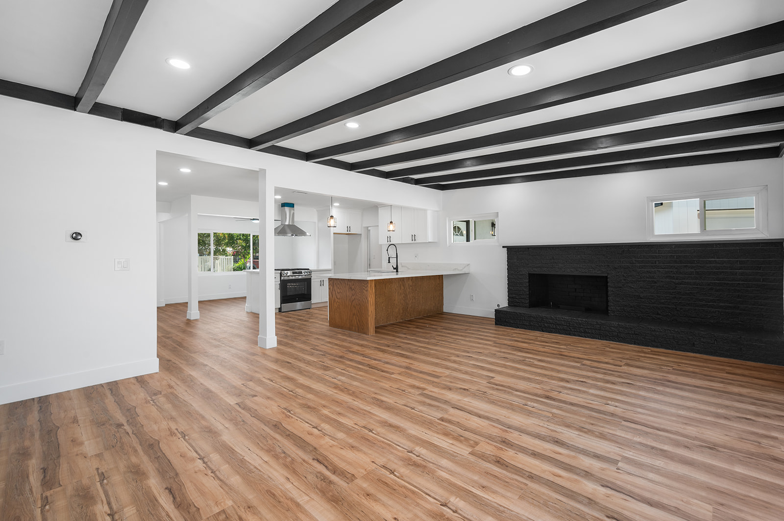 Rialto, California, 92376, United States, 4 Bedrooms Bedrooms, ,2 BathroomsBathrooms,Residential,For Sale,1878686