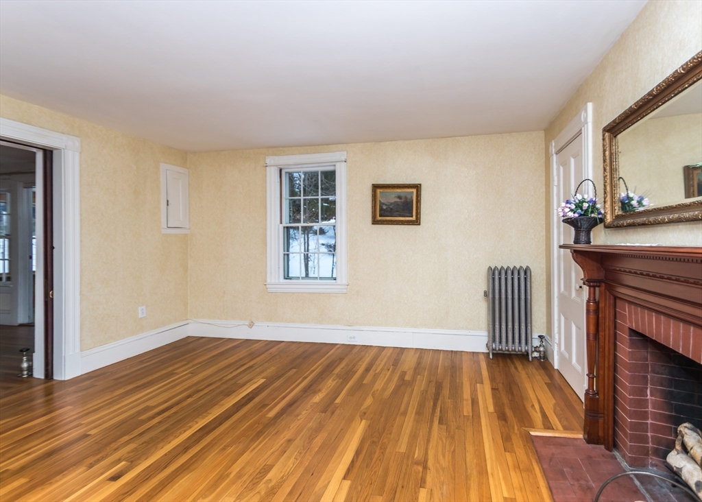 Waltham, Massachusetts, 02451, United States, 5 Bedrooms Bedrooms, ,3 BathroomsBathrooms,Residential,For Sale,1708573