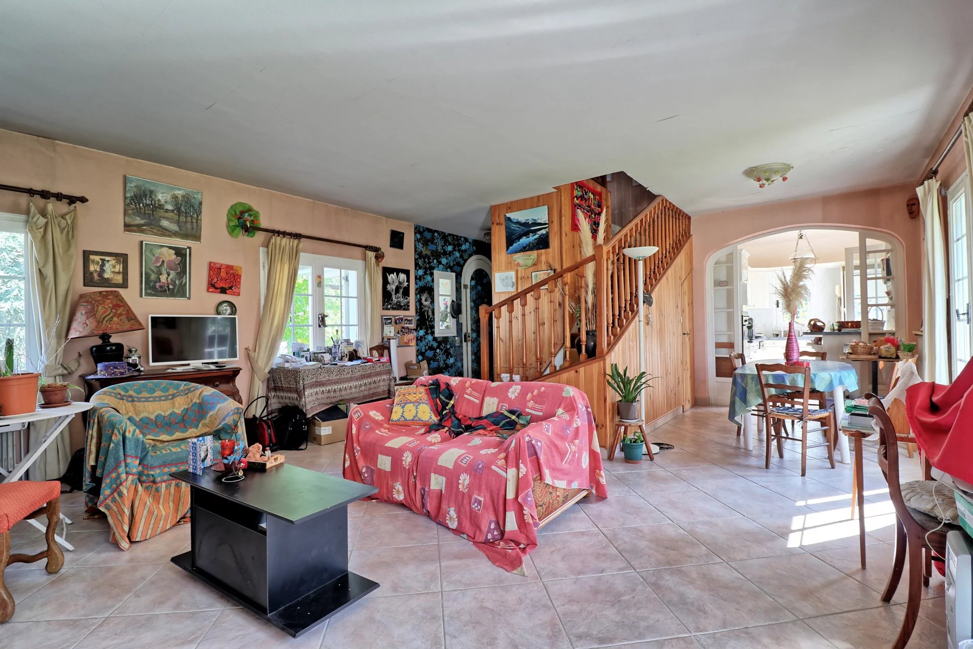 Francheville, Auvergne-Rhône-Alpes, 69340, FR, 4 Bedrooms Bedrooms, ,1 BathroomBathrooms,Residential,For Sale,1955065