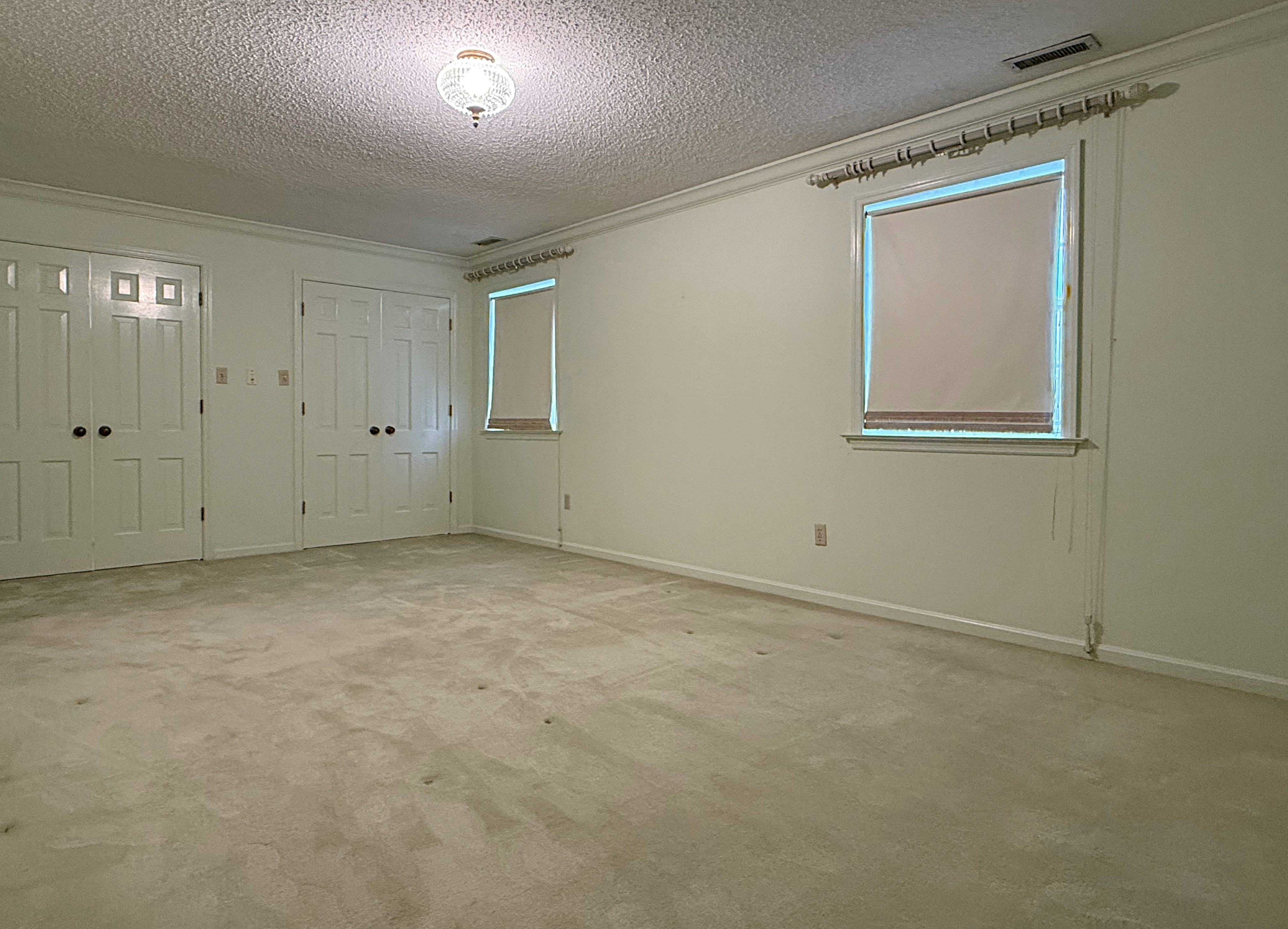 Loogootee, Indiana, 47553, United States, 3 Bedrooms Bedrooms, ,4 BathroomsBathrooms,Residential,For Sale,2002453