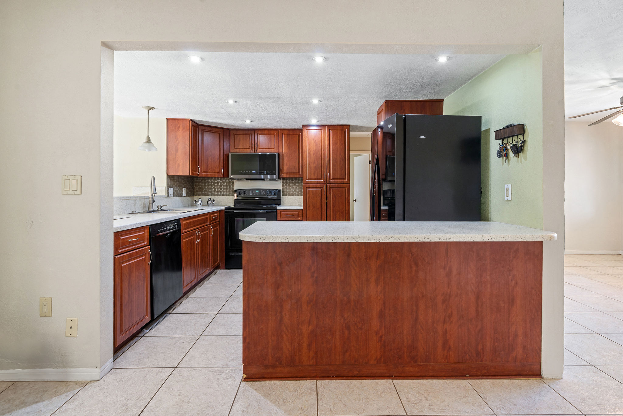 St. Petersburg, Florida, 33712, United States, 3 Bedrooms Bedrooms, ,2 BathroomsBathrooms,Residential,For Sale,1980659