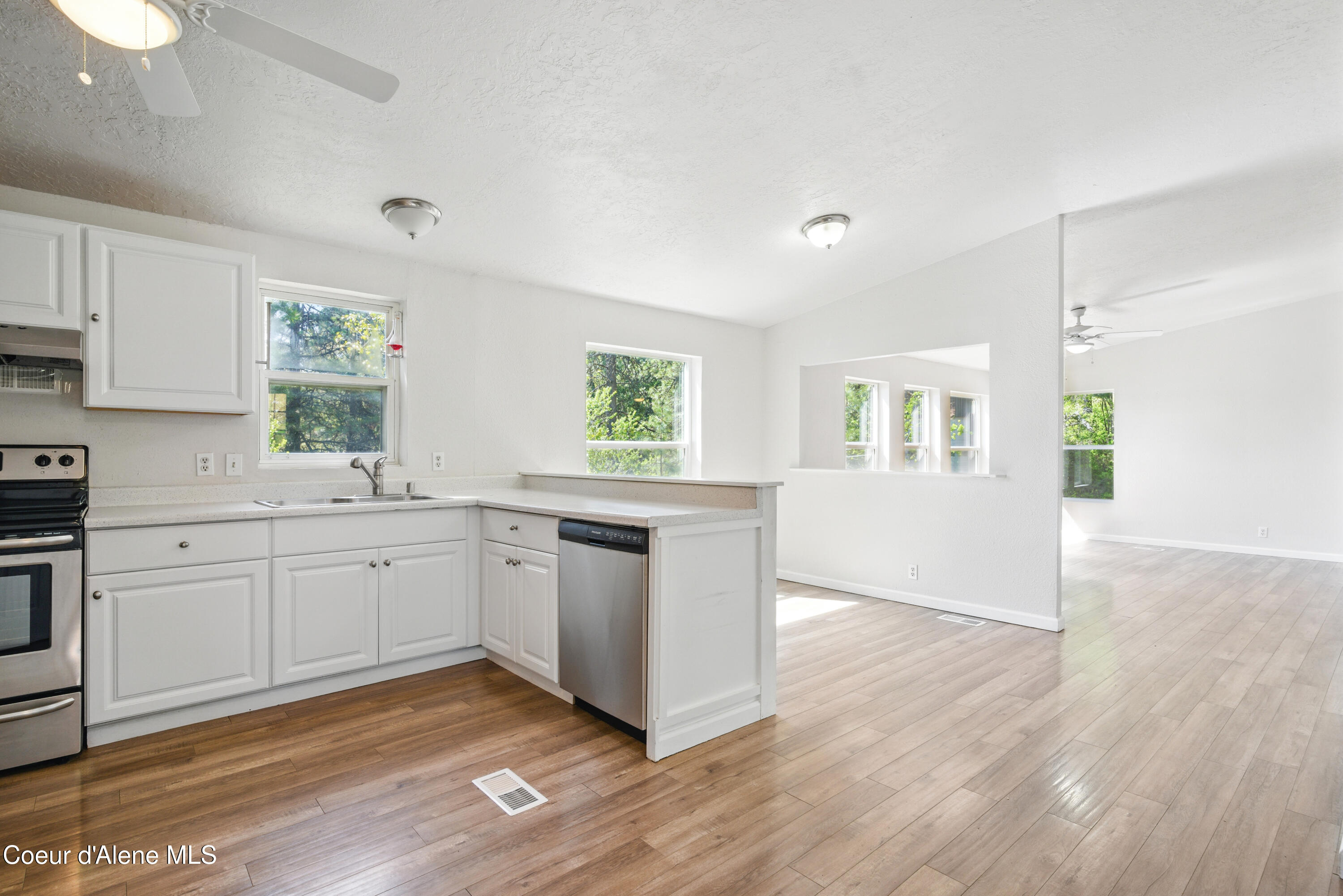 Coeur D'alene, Idaho, 83814, United States, 3 Bedrooms Bedrooms, ,Residential,For Sale,1794025