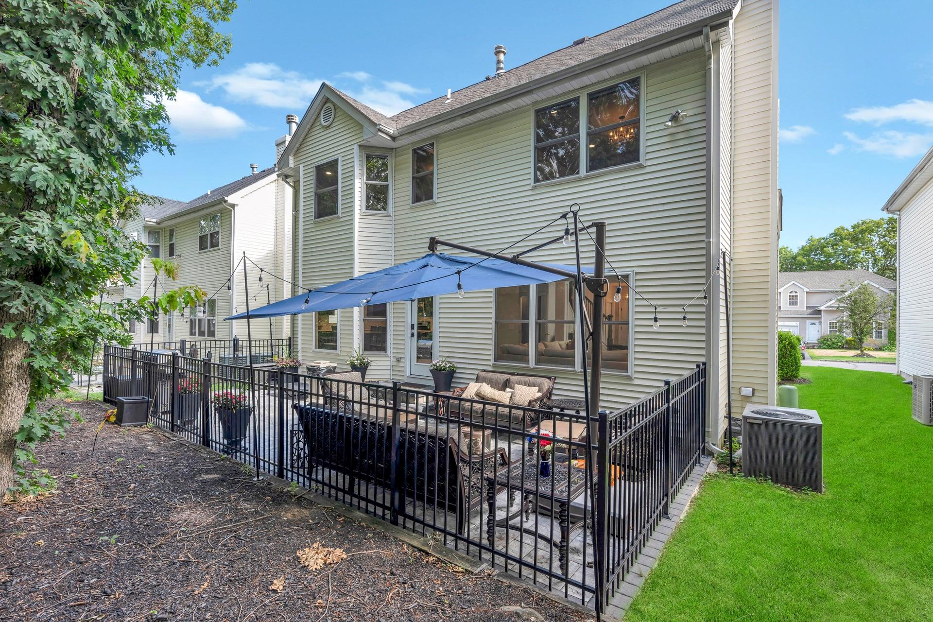 South Setauket, New York, 11720, United States, 3 Bedrooms Bedrooms, ,3 BathroomsBathrooms,Residential,For Sale,1892915