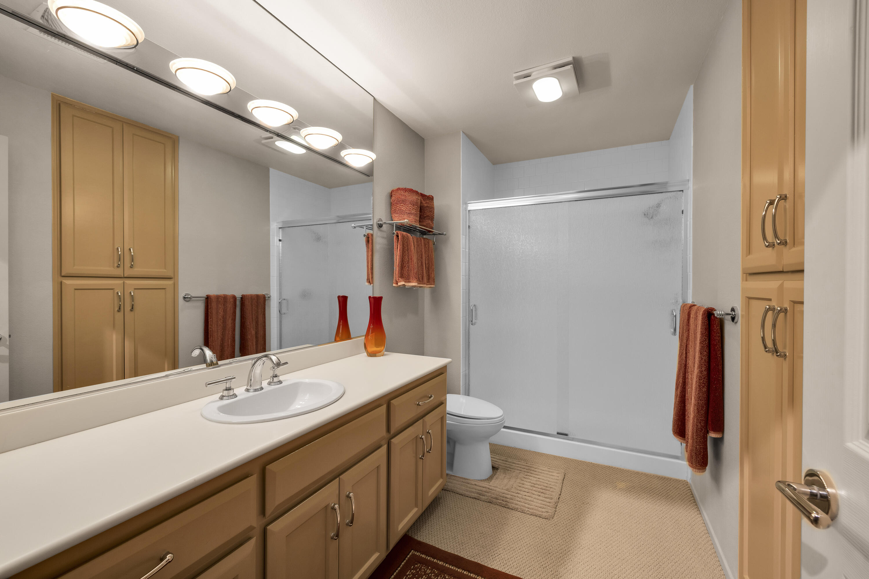 Palm Desert, California, 92211, United States, 3 Bedrooms Bedrooms, ,2 BathroomsBathrooms,Residential,For Sale,1986509