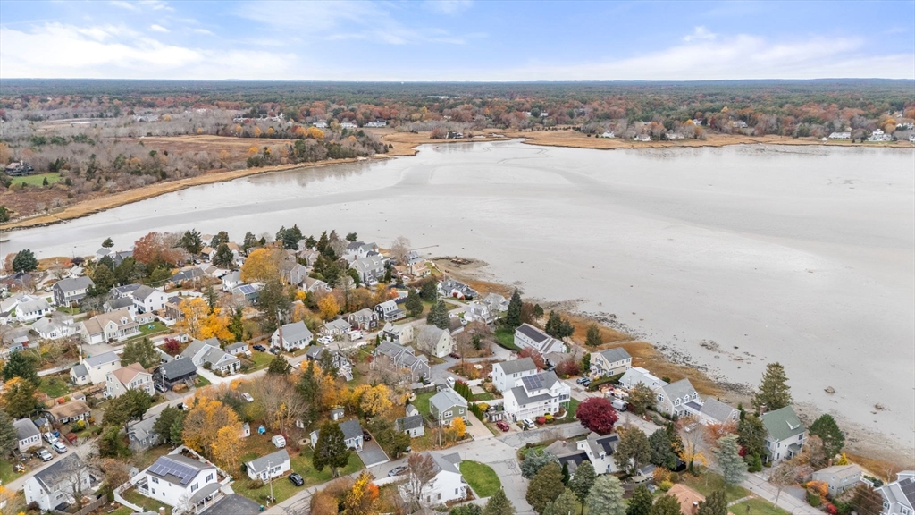 Kingston, Massachusetts, 02364, United States, 4 Bedrooms Bedrooms, ,1 BathroomBathrooms,Residential,For Sale,1991881