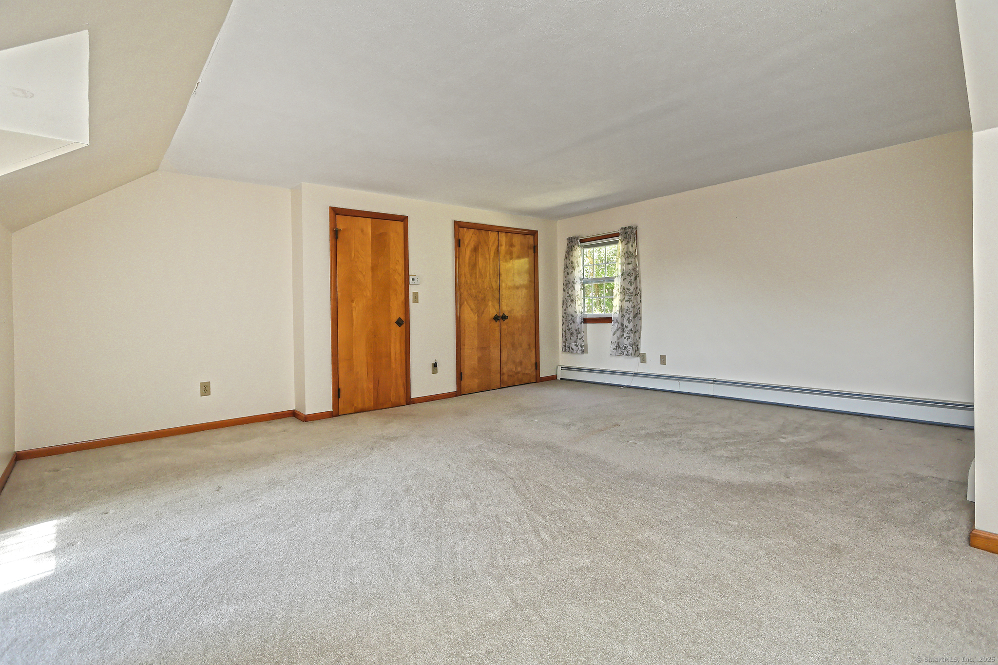 Hamden, Connecticut, 06518, United States, 4 Bedrooms Bedrooms, ,2 BathroomsBathrooms,Residential,For Sale,1940794