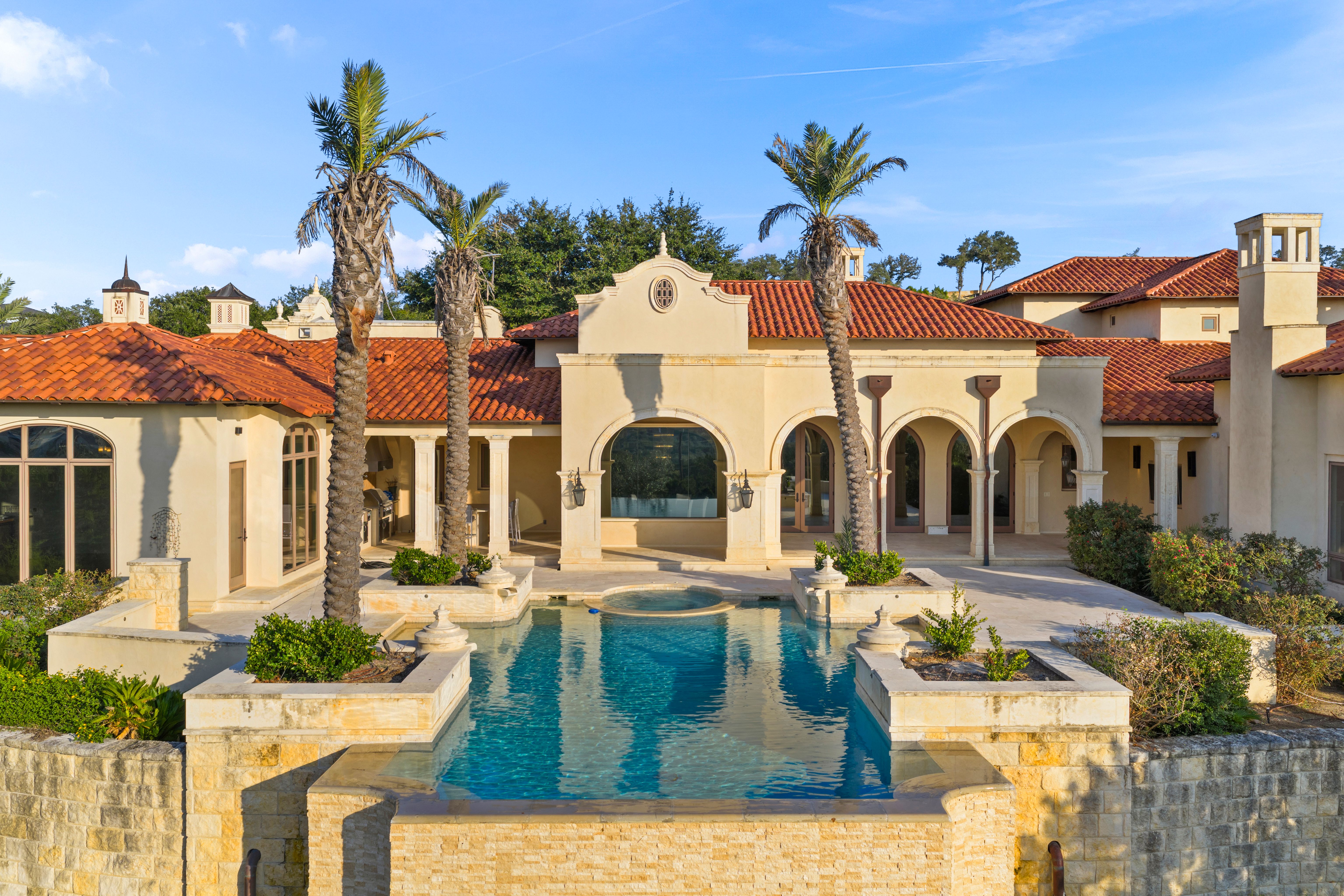  Mediterranean Style Estate in The Dominion - 物件實景