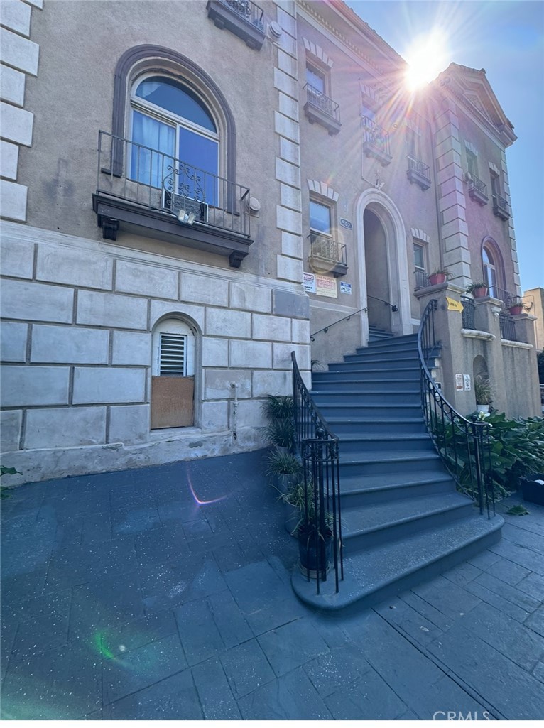 Los Angeles, California, 90057, United States, ,Residential,For Sale,1995619