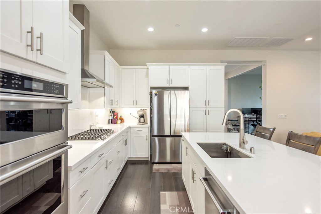 Corona, California, 92883, United States, 2 Bedrooms Bedrooms, ,2 BathroomsBathrooms,Residential,For Sale,1978295