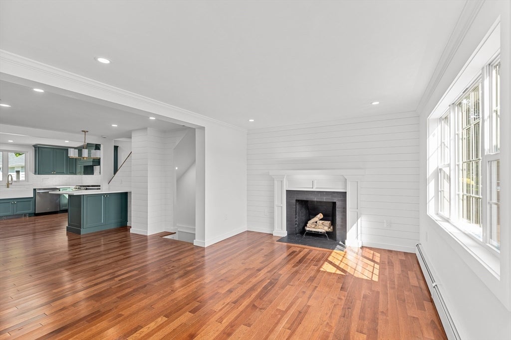 Plymouth, Massachusetts, 02360, United States, 4 Bedrooms Bedrooms, ,4 BathroomsBathrooms,Residential,For Sale,1981887