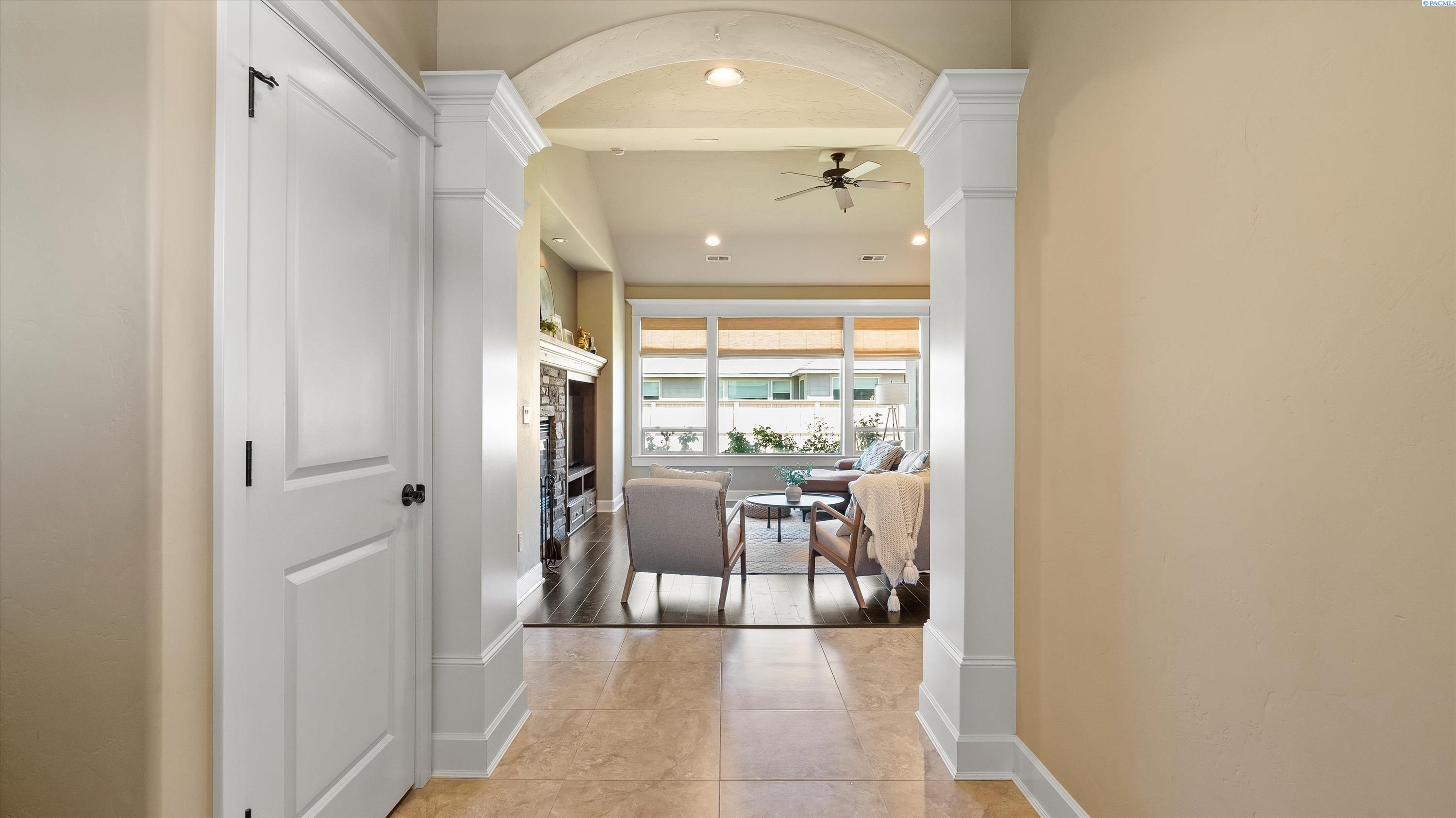 Richland, Washington, 99354, United States, 3 Bedrooms Bedrooms, ,2 BathroomsBathrooms,Residential,For Sale,1896289