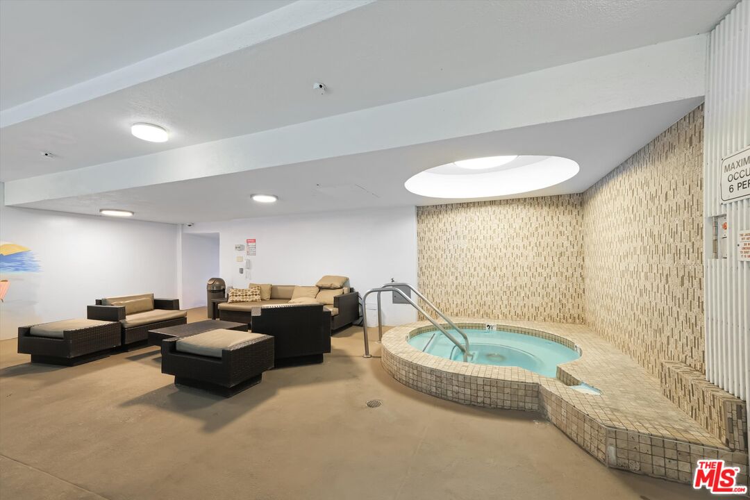 Los Angeles, California, 90024, United States, 2 Bedrooms Bedrooms, ,1 BathroomBathrooms,Residential,For Sale,1939322