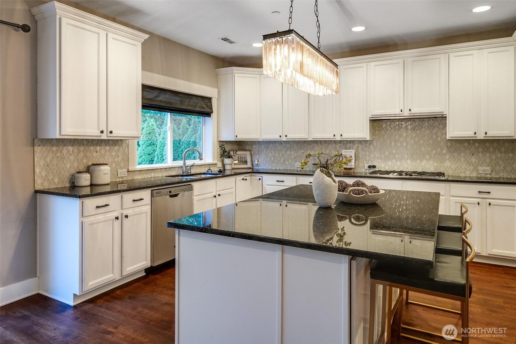 RENTON, Washington, 98058, United States, 4 Bedrooms Bedrooms, ,3 BathroomsBathrooms,Residential,For Sale,1933643