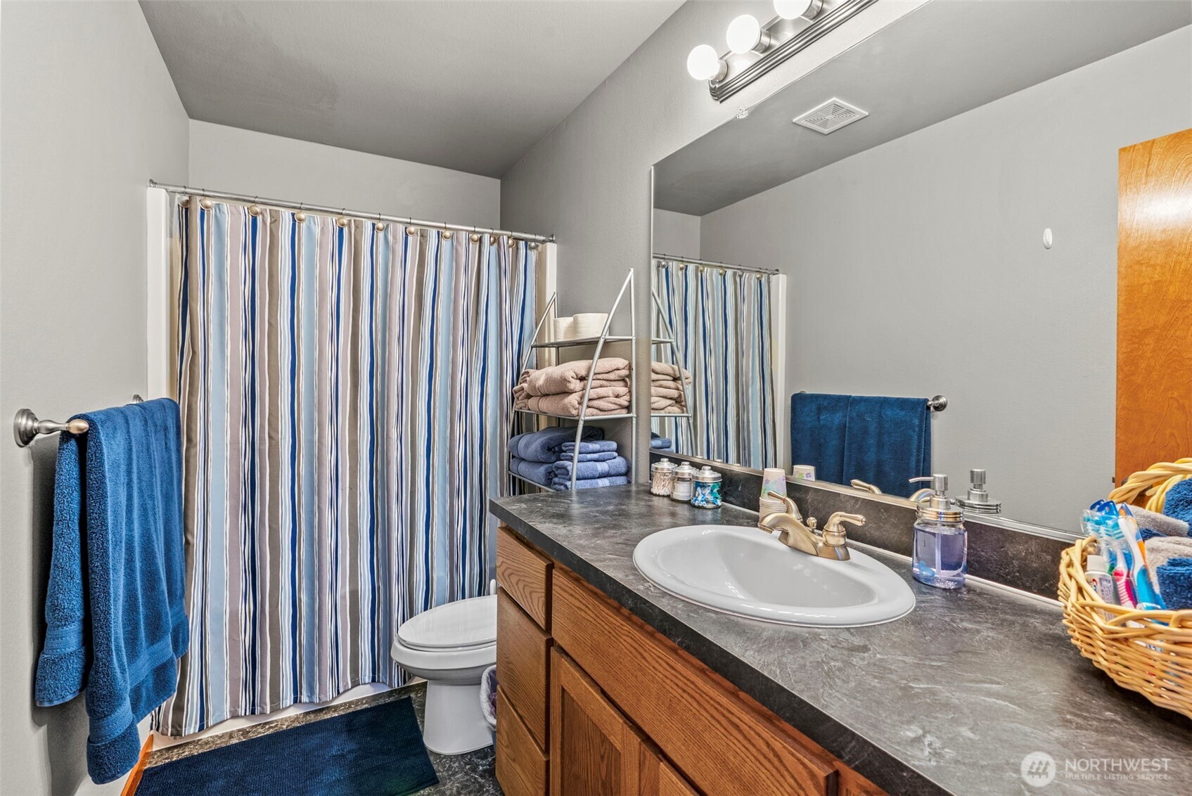 Castle Rock, Washington, 98611, United States, 3 Bedrooms Bedrooms, ,3 BathroomsBathrooms,Residential,For Sale,1836811