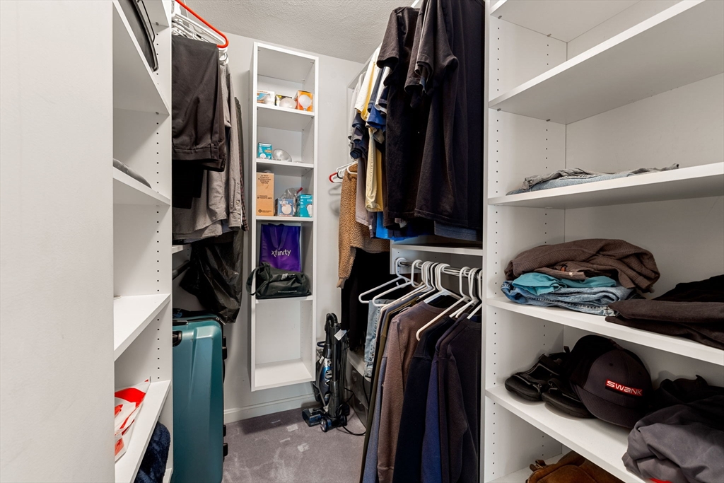 Haverhill, Massachusetts, 01830, United States, 2 Bedrooms Bedrooms, ,3 BathroomsBathrooms,Residential,For Sale,2001775