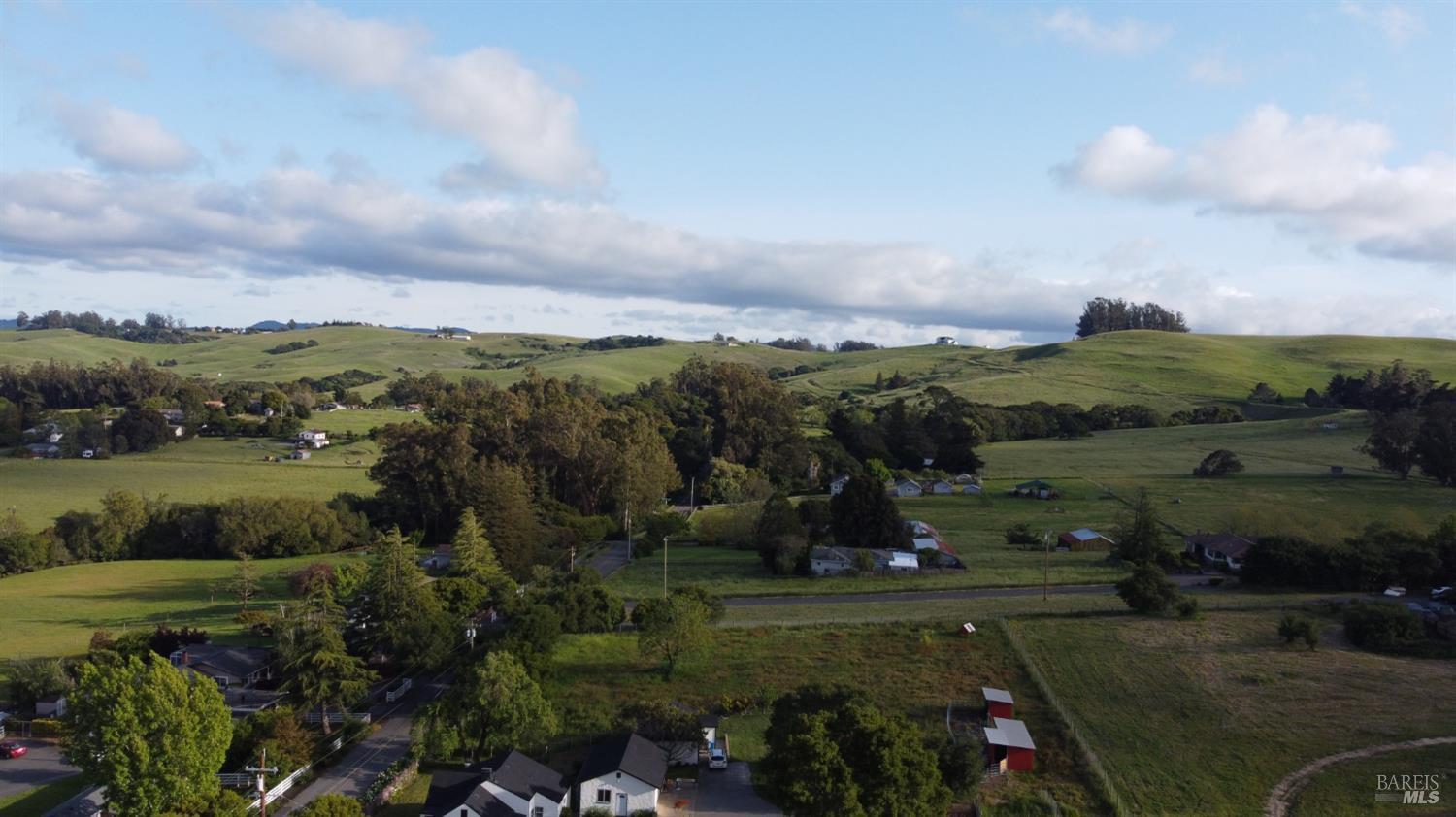 Petaluma, California, 94952, United States, 4 Bedrooms Bedrooms, ,2 BathroomsBathrooms,Residential,For Sale,1904251
