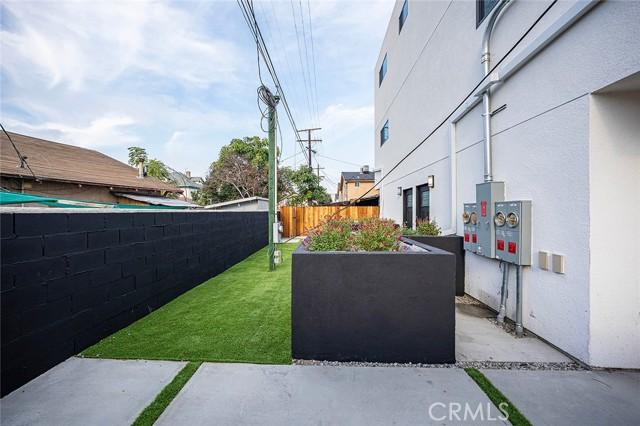 Los Angeles, California, 90011, United States, ,Residential,For Sale,1987008