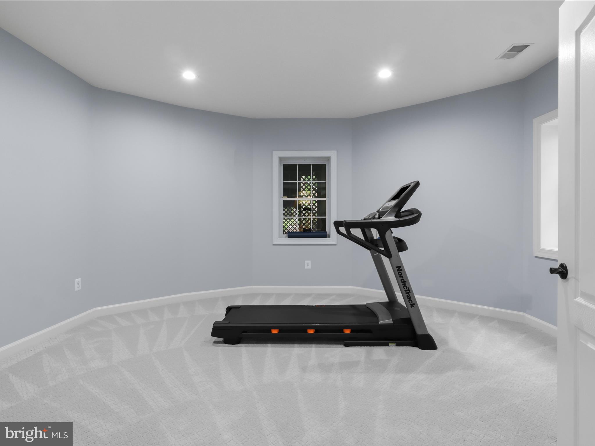 Fairfax Station, Virginia, 22039, United States, 5 Bedrooms Bedrooms, ,6 BathroomsBathrooms,Residential,For Sale,1810572