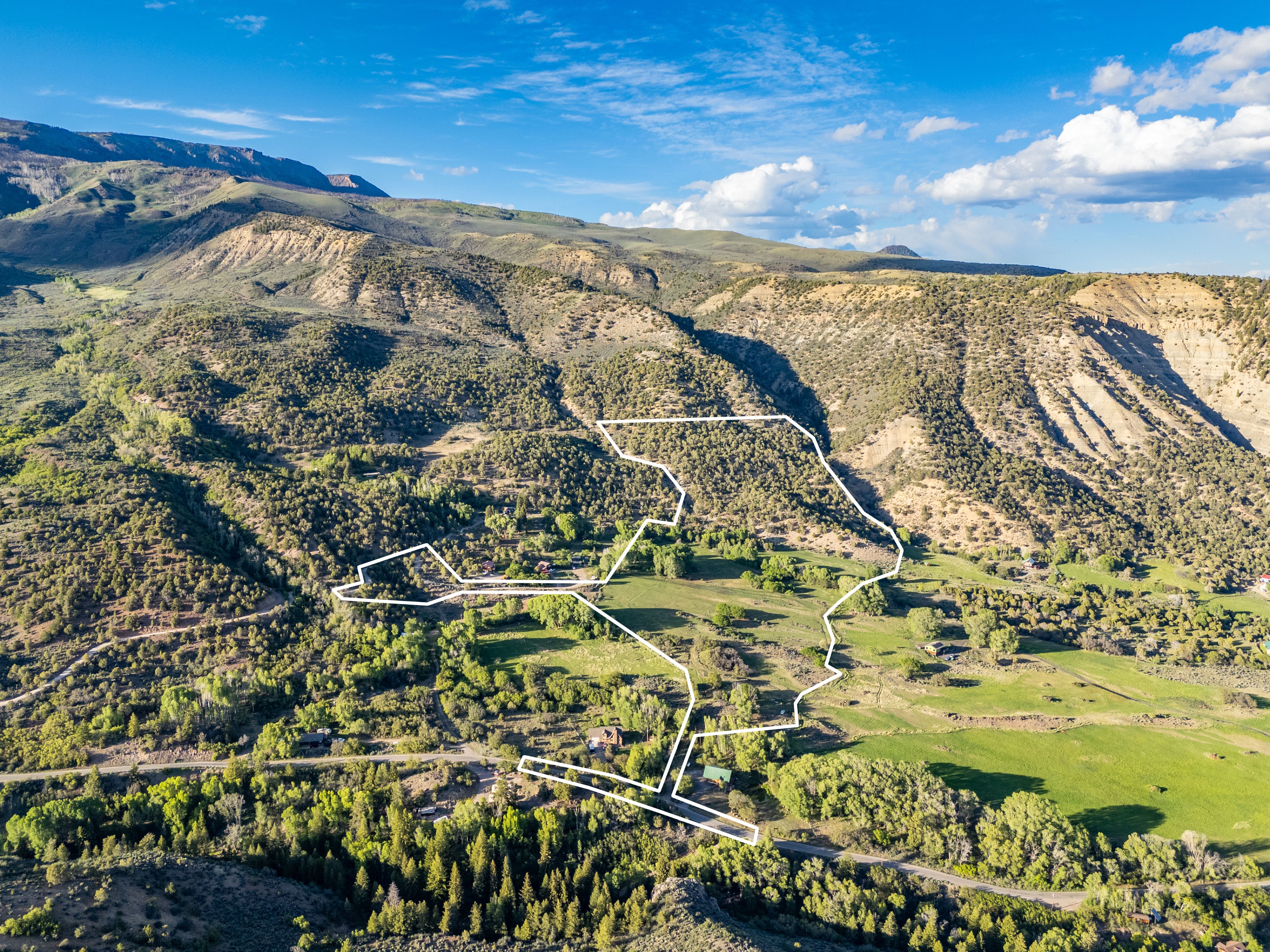  37 Acre Ranch with Water Rights and Panoramic Views - 物件實景